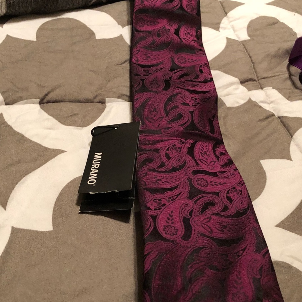 Murano Tie. Berry NWT